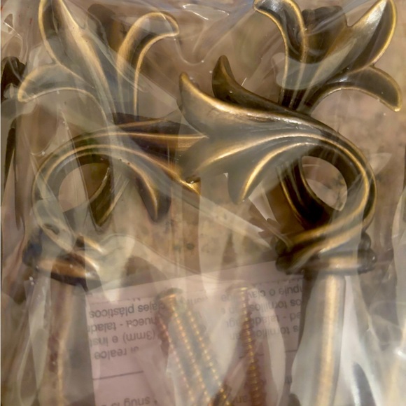 Essential Home - Picture 4 of 4